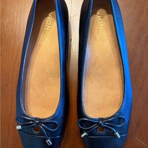 Vionic Klara Women's Black Flats with Bow size 8.5 Wide US